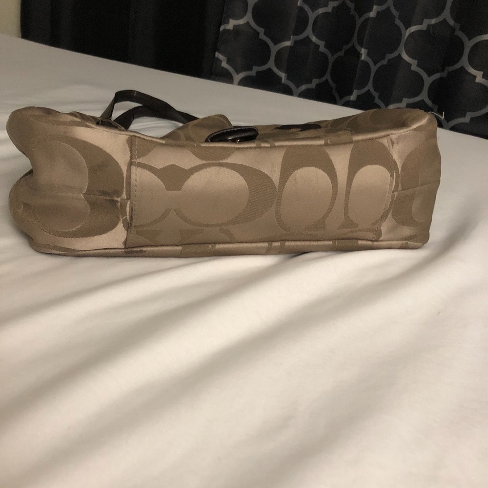 Tan Hobo Style Coach Purse - Picture 7 of 8